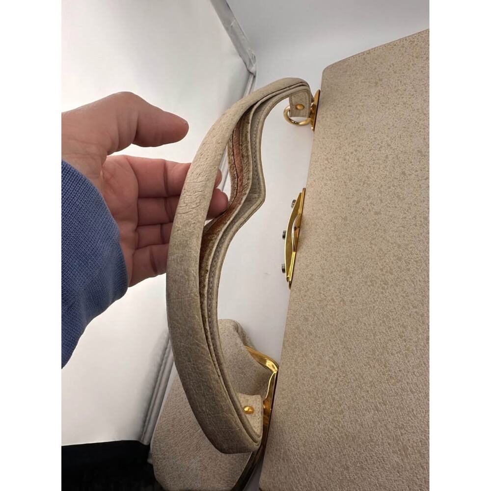 Vintage Cream purse w/ gold hardware - Picture 9 of 10